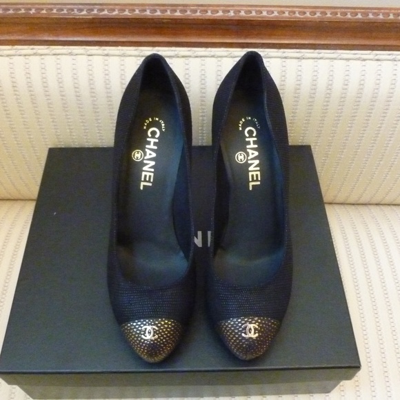 Chanel Textured Leather Metallic Gold Toe Pumps - Picture 4 of 8